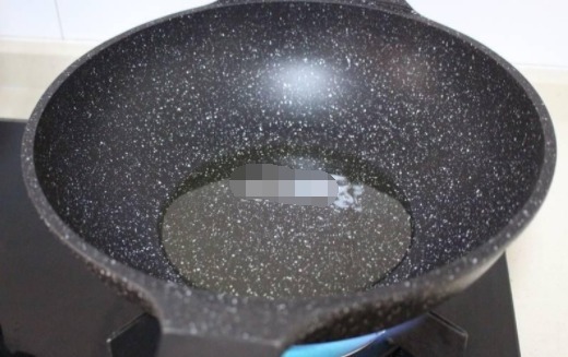 鲈鱼最简单的家常做法,鲜嫩少油,在家也能做出大厨的档次