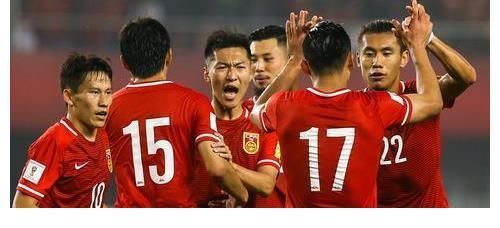 董方卓|从北大学者到知名导演,接连批判国足的背后,问题究竟出在哪?