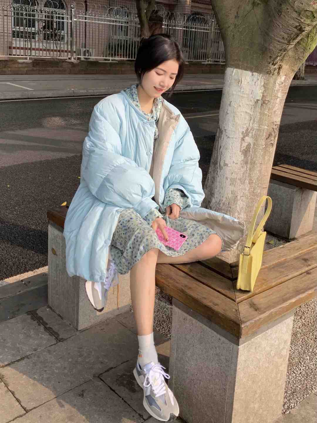 碎花裙 怎么穿保暖又减龄?快来试试这些“早春色”单品,甜美温柔又时髦