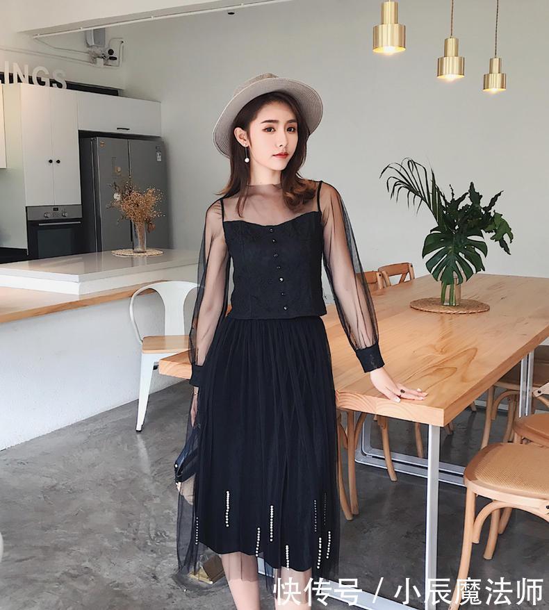 凸显|小姐姐爱穿甜美连衣裙,展示凹凸迷人身姿,凸显性感成熟女人味