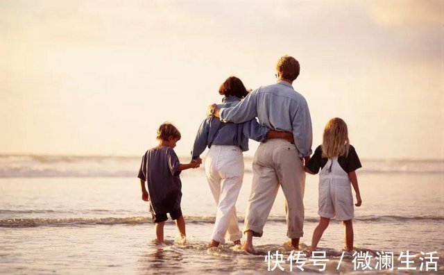 05多|孩子有没有出息,从父母的言行里就能看出,你家是哪类家庭?