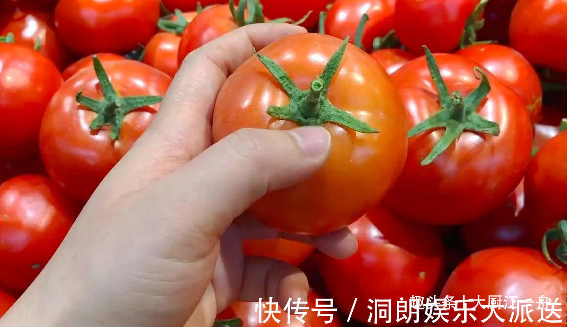 买西红柿时,选5片叶还是6片叶老菜农别再买错了,难吃还费钱