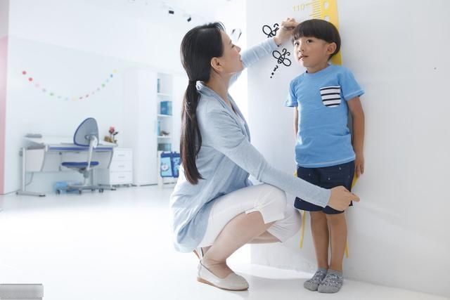 小丁|孩子身上三个部位“短”,将来可能不会长太高,家长要“早知道”