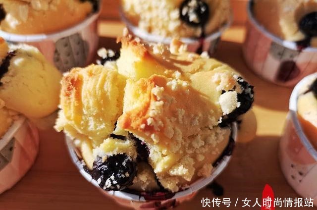 杯子蛋糕是个爆浆美味甜品,操作简单不用打发,好看又好吃哦