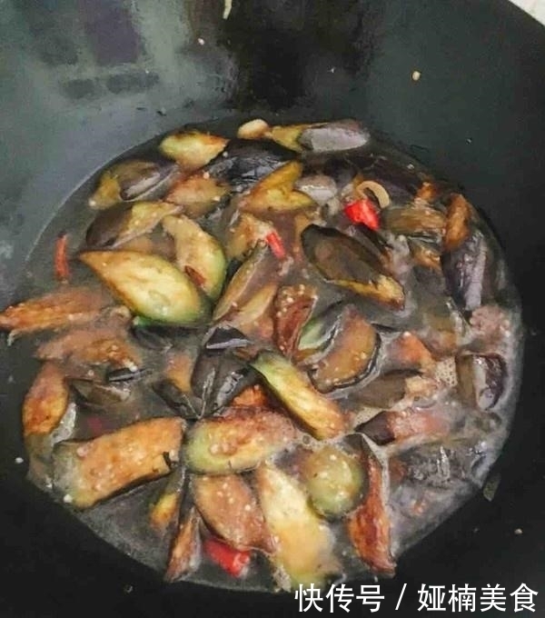 炒茄子还在加酱油?换成“它”,茄子一点不黑,不油更入味