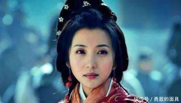 貂蝉|曹操把貂蝉送给关羽后，为何第二天就自尽了？关羽对她做了什么？