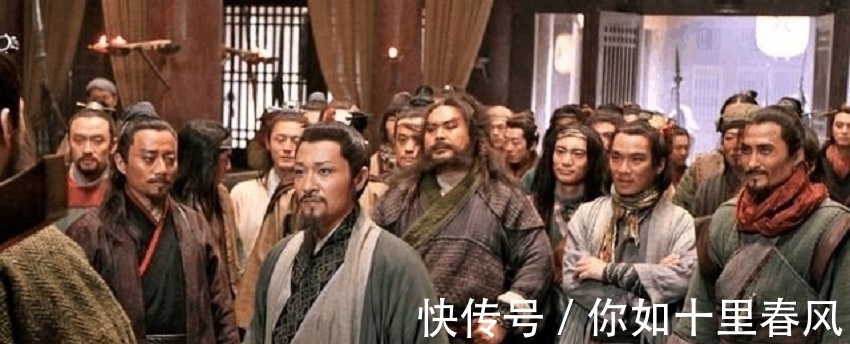 众人$李逵母亲被恶虎所吃,为什么宋江等人不仅不安慰,反而个个大笑?