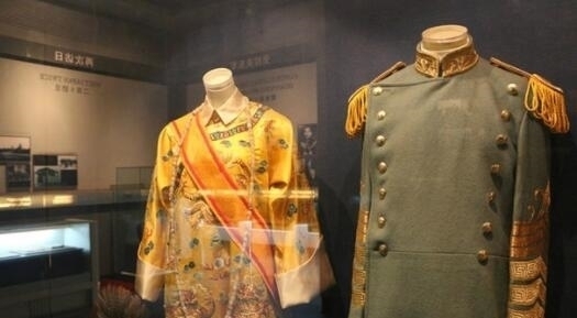 日本|末代皇帝溥仪登基时想穿龙袍日本人不答应只允许他穿日本大元帅服