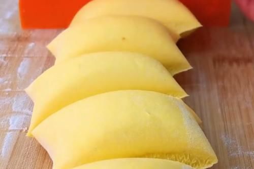  松软|这样做的南瓜馒头只需醒发一次面，个个松软又细腻，香甜又营养