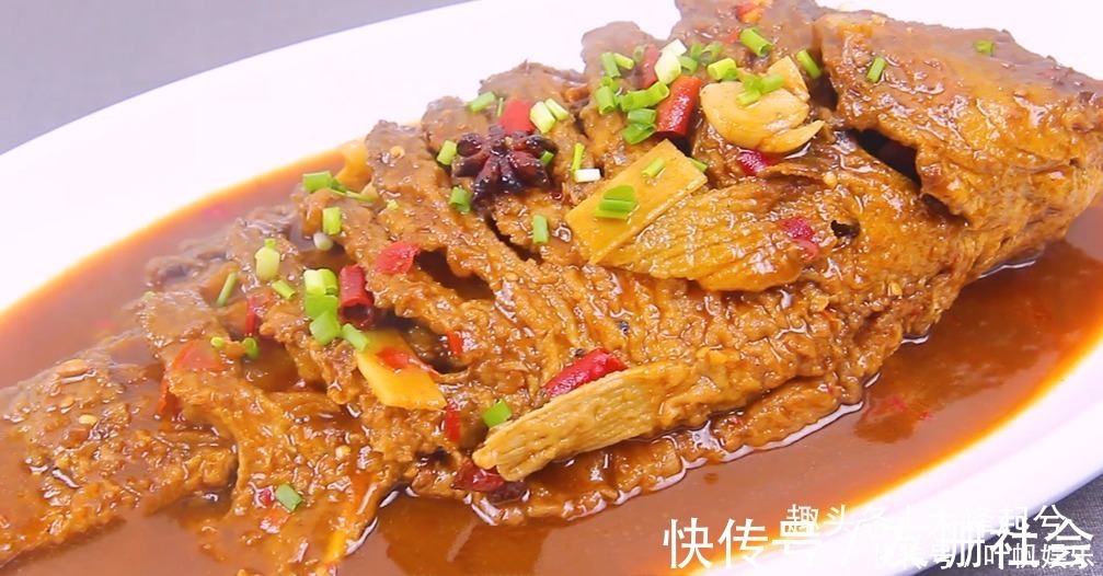 红烧鱼的家常做法，鱼肉鲜嫩入味，解馋又下饭，出锅连汤汁都不剩