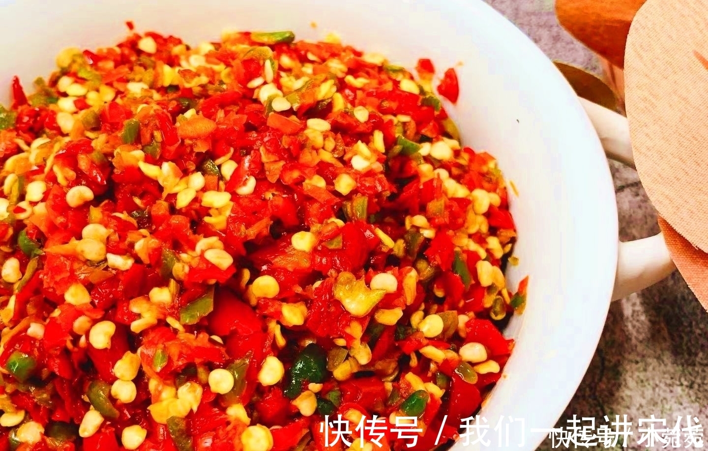 醋酸|做辣椒酱时，只加盐是错误的！少了2味，难怪辣椒酱不香还发霉