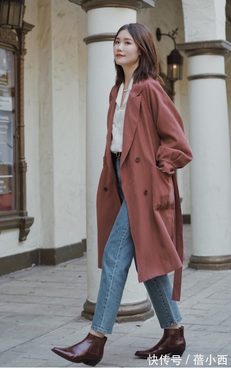 大长腿 今年建议多穿“大衣”和“风衣”,内搭毛衣+牛仔裤,保暖又时髦