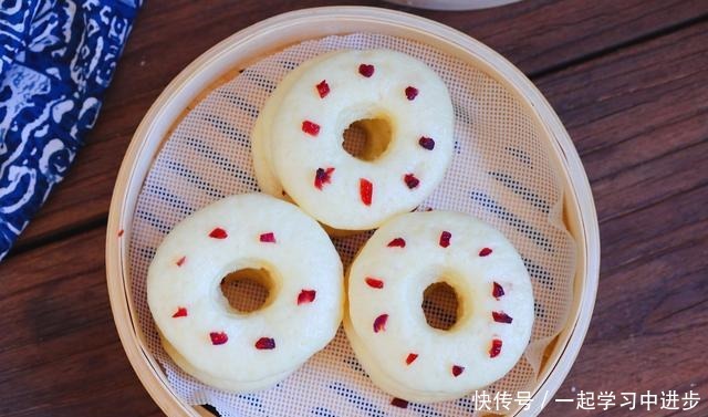 蔬菜也能做甜甜圈,绵软香甜,不油炸易消化,孩子一口气能吃仨