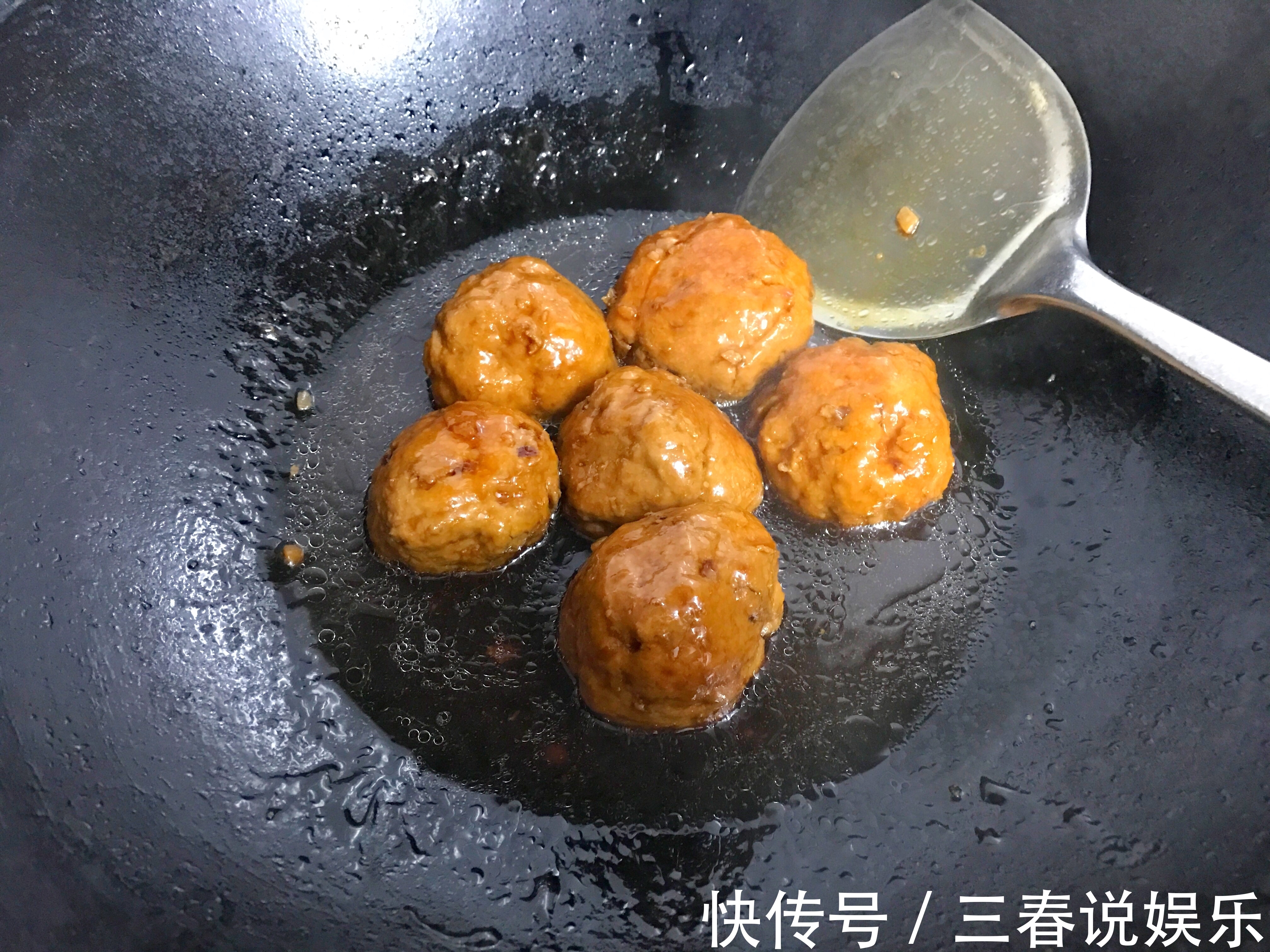 逢年过节餐桌上常有的硬菜，鲜美弹牙，做法简单，好吃不腻又营养
