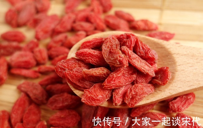 营养物质|你喝开水泡的枸杞吗事实上,许多人错了,难怪效果不好