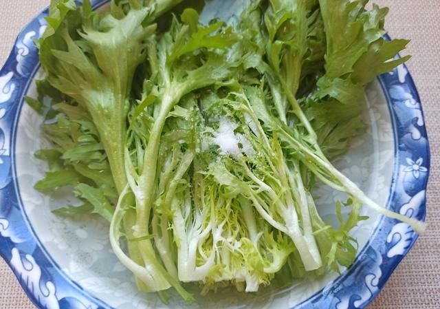 年夜饭必备的6道凉拌菜，清爽解腻，营养又美味，看着就很有食欲