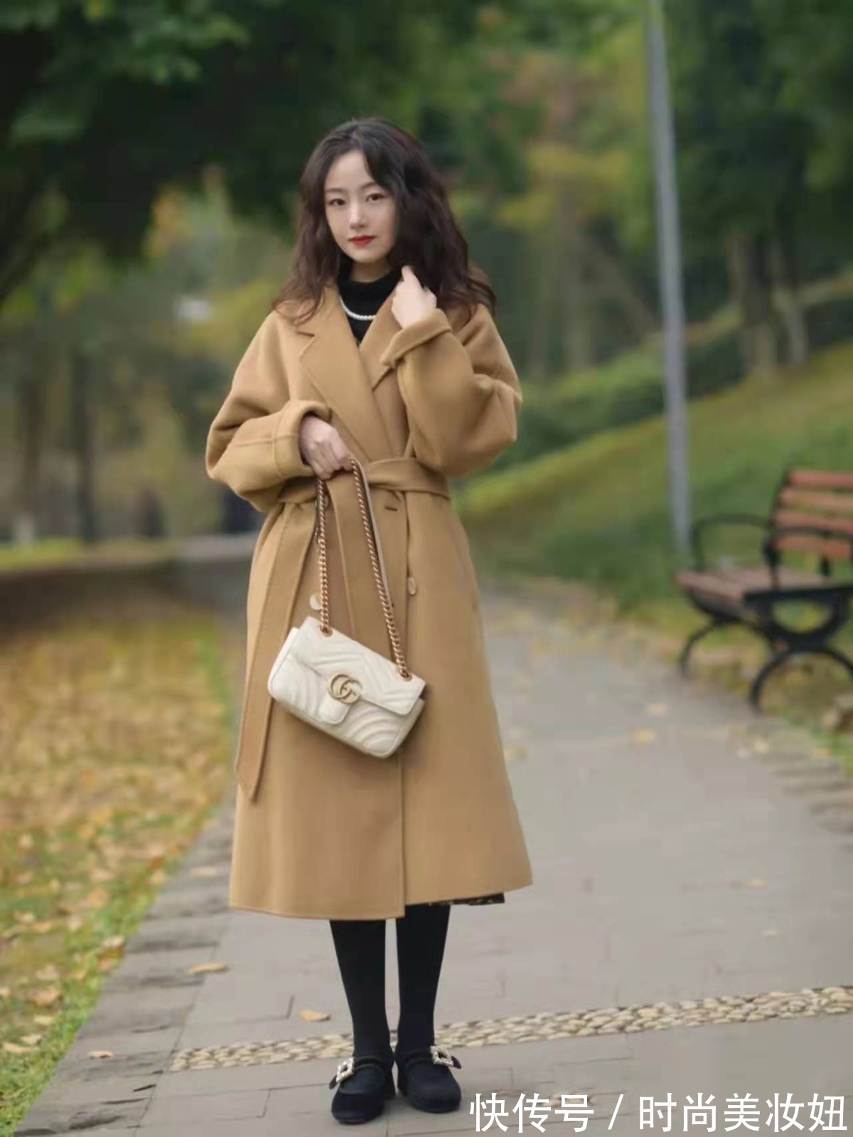 长筒靴 过年大衣都准备好了吗?推荐4款气质大衣,最后一件太高级了