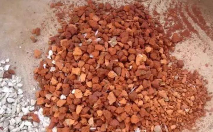 春季换盆“垫底”,十种材料不用花钱买,好用又透气,赶紧去找点