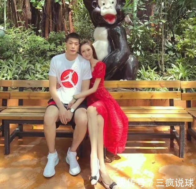 三分球|人生赢家任骏飞!娶博士空姐娇妻,双腿纤细似筷子,新买4层别墅