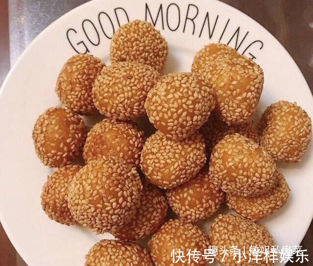 红薯别蒸着吃了，不放面粉，教你做麻球，软糯香甜，5块钱做3盘