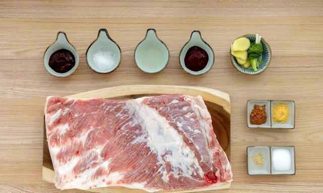 五花肉只会做成红烧肉吗,试试这个做法,解锁五花肉的新吃法