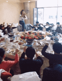 |搞笑GIF:我都不敢这么p,她却敢这么长!