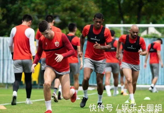 中国队|中超巨星迎30岁生日!海港官方送祝福,5年赚8亿,成为半个中国人