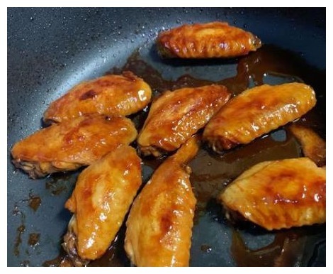 红烧鸡翅新做法，只需3步，肉质细嫩又营养，每餐都想吃