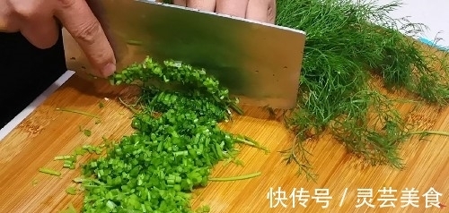 晓峰|茴香别只包饺子,教你新做法,我家一周做3次,营养又解馋,真香