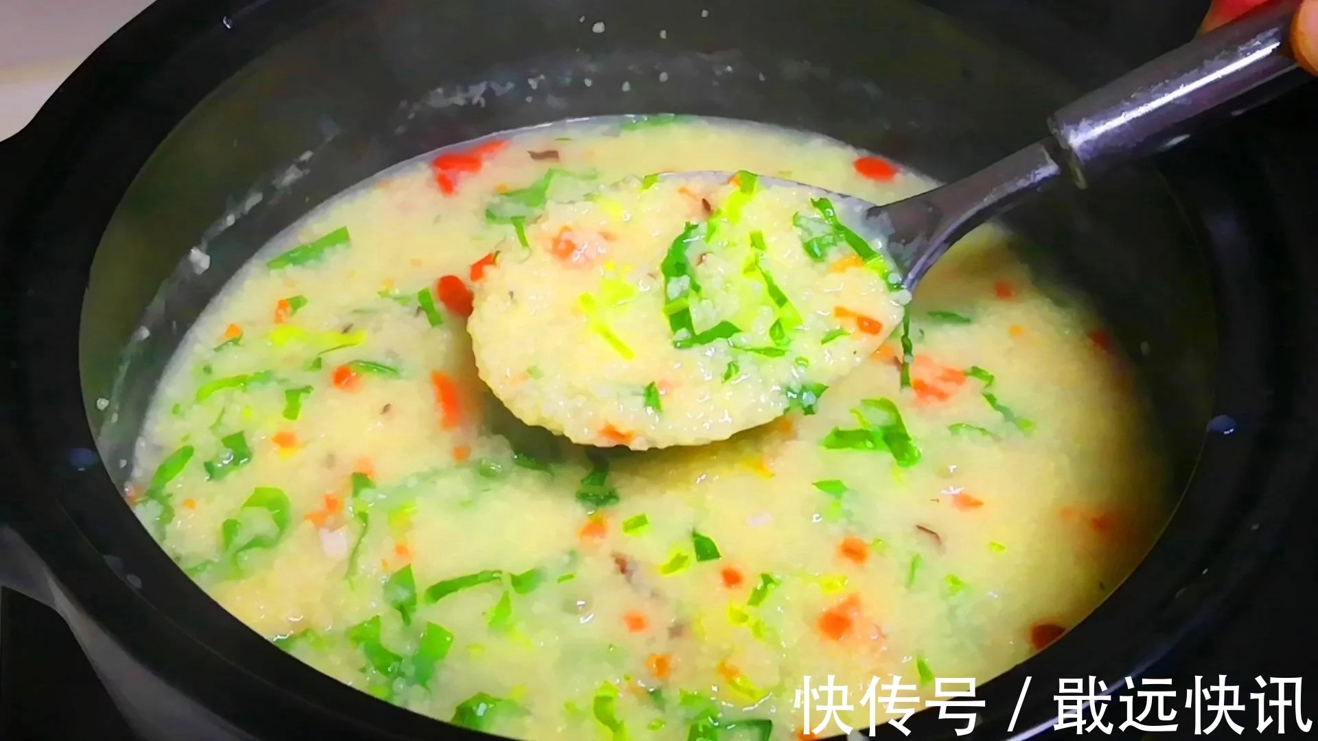 诀窍|熬小米粥时，记住不要直接加水煮，诀窍告诉你，米粥香浓、出油多
