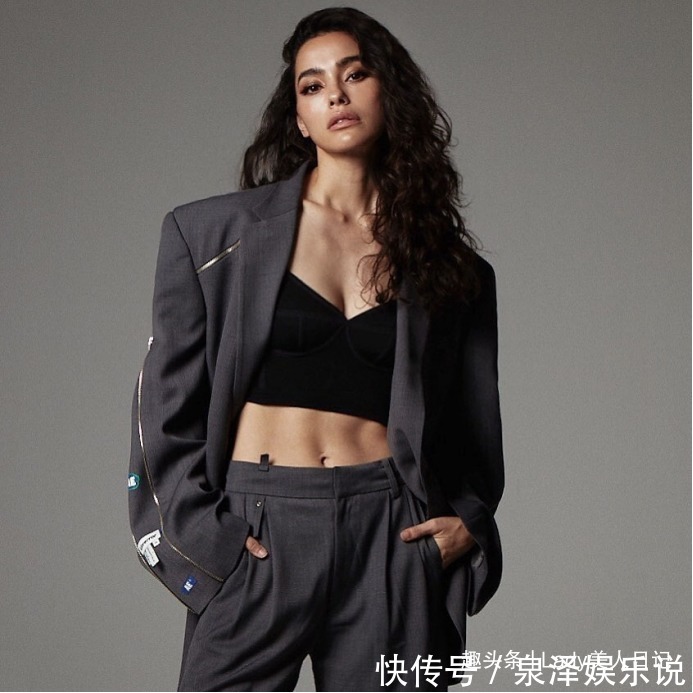 包臀裙 西装+运动内衣简直绝了!秋天这样穿得炸街,早秋穿搭安排好了