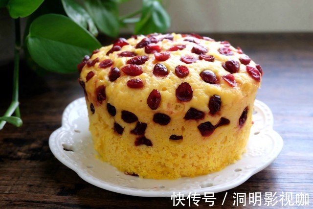 早餐蒸个南瓜发糕,口感松软不粘牙,好吃不上火,孩子说比蛋糕香