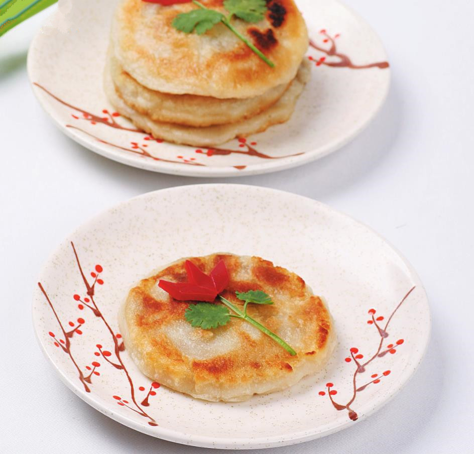 用料少,步骤简单,这样做的糯米饼,柔软香甜,放凉了也不会硬