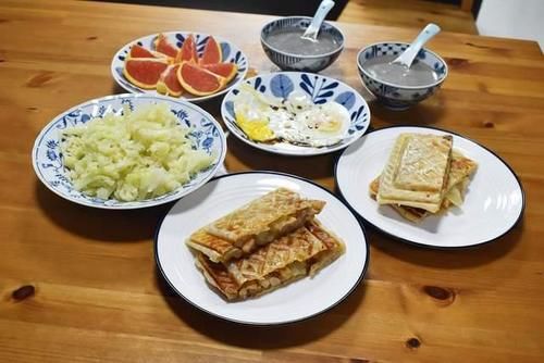  每天早起10分钟给家人做早餐，七天不重样，不精致但好吃又营养