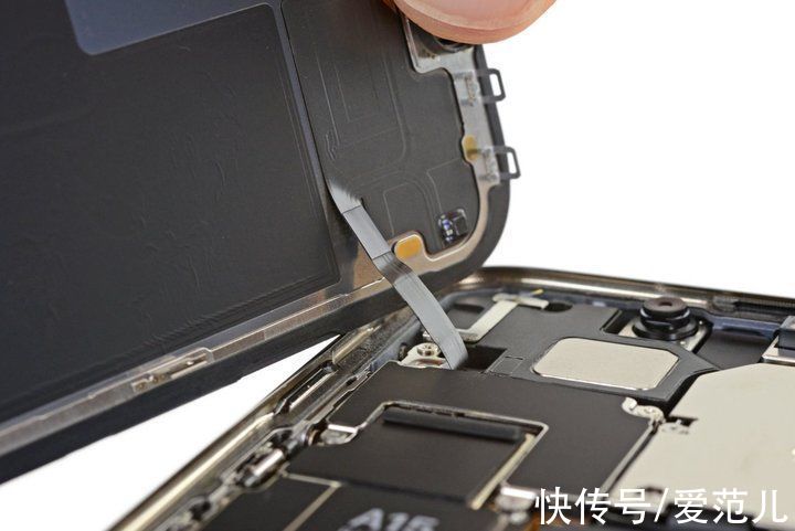 F别再自己给 iPhone 13 换屏，不然 Face ID 可能会失灵