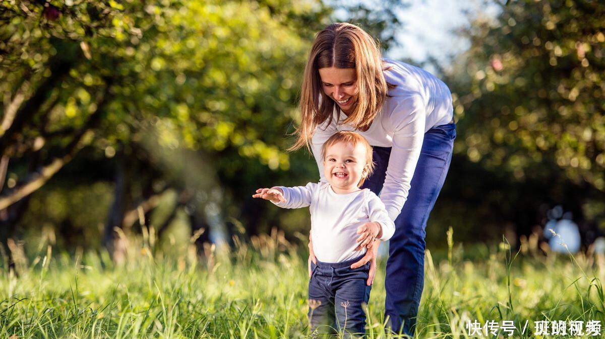 孩子|“丑娃”出生时宝爸满脸嫌弃,护士却说好看,一月之后态度大变样