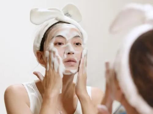 神仙水 护肤常见的几种“智商税”，很多人都在做，你中了几个？