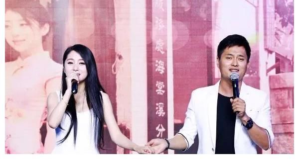 星光大道一夜成名，出名之后沒(méi)去撈金，而是被人包養(yǎng)成情婦