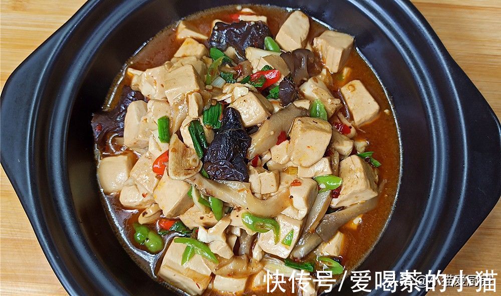 家常溜豆腐这么做，味道鲜美做法简单，比红烧肉还香，特别好吃
