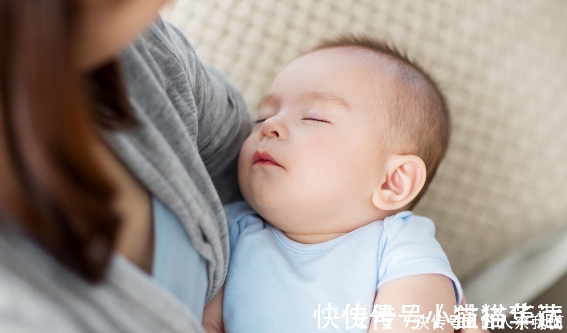 表妹|宝宝睡觉时“偷偷笑”是咋回事?民间传说很有趣,有真实原因