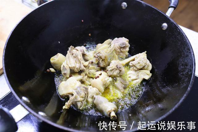 腥味|做鸡肉时,记住“2泡2多放”,鸡肉鲜香腥味小,土鸡肉鸡都管用