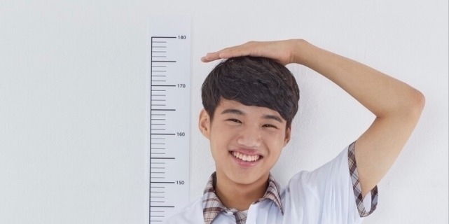 杨哥|身高1米56的妈妈,养出14岁身高就1米8的儿子,长高经验值得学习