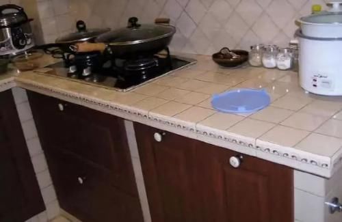 定制|越来越多人不用定制橱柜了,现在流行这么装,美观实用还不贵