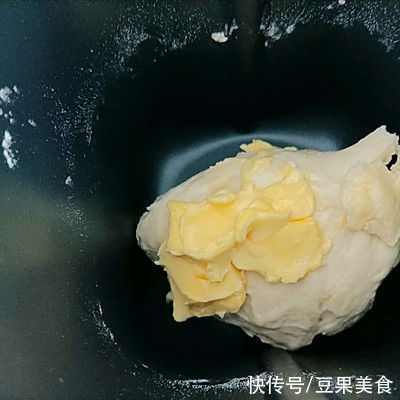 烤箱|#一口新年味，全家享佳味#紫薯大理石吐司间包