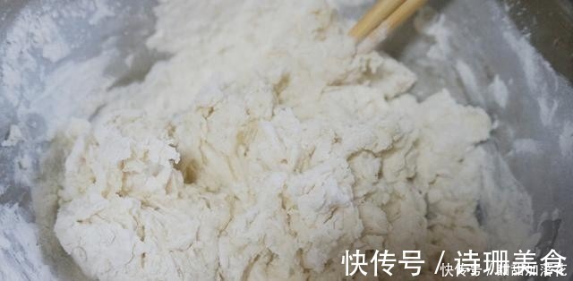 馅饼|今天用萝卜来做个馅饼,外酥里嫩,鲜嫩多汁,一顿能吃4个