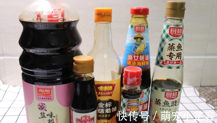 炒菜|终于知道生抽、老抽、味极鲜、酱油、蚝油的区别，20多年白吃了