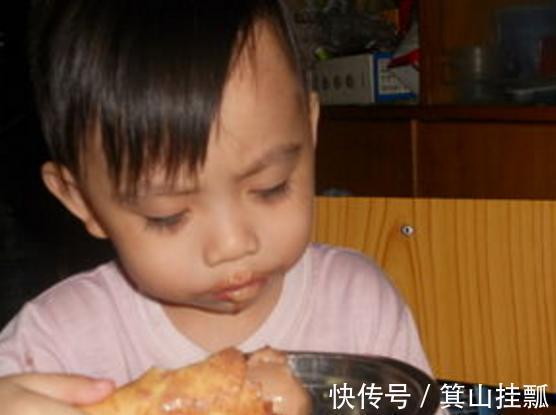 零食|医生强调再宠孩子,4类零食也别让孩子碰,容易积食不长个