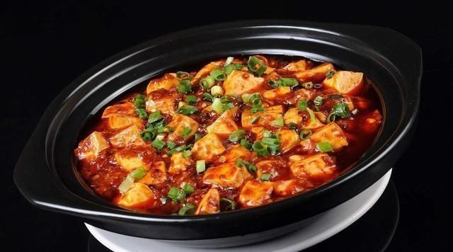烧开|麻婆豆腐怎么炒不碎？用上两招，豆腐完整不碎更入味