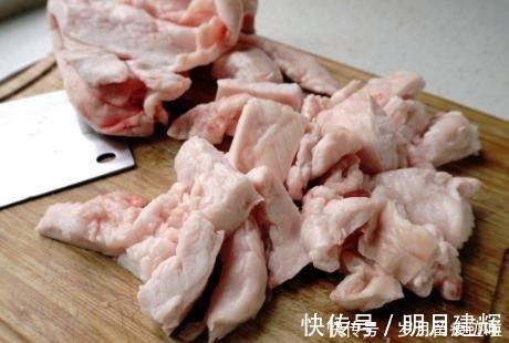 乳白色|熬猪油只放水就错了，教你1招技巧，猪油香浓白净不腥，放得久