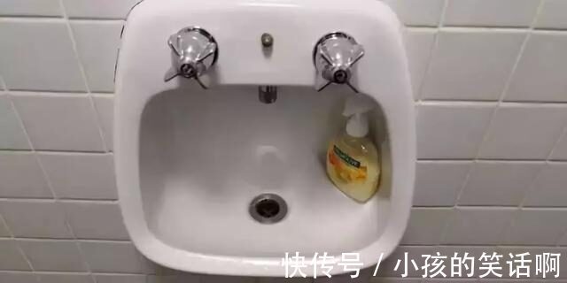 自行车#23个沙雕设计,不可能摔倒的自行车,用这样的模特不会卖出去的